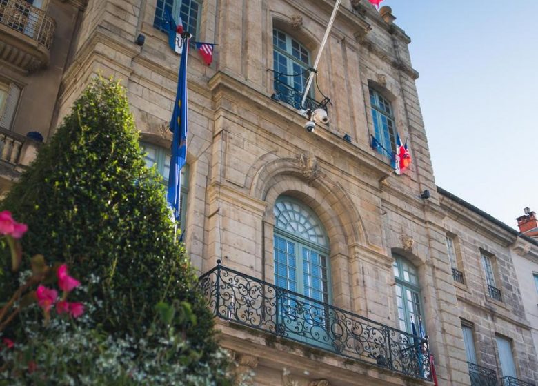 HÔTEL DE VILLE (RATHAUS)