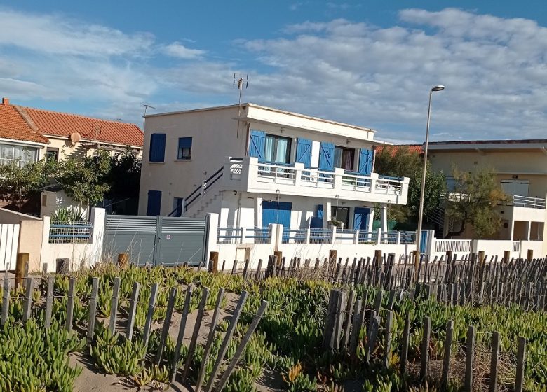 EN 1ERE LIGNE  ET ACCÈS DIRECT A LA PLAGE AU „FLOTS BLEUS“ A VALRAS-PLAGE